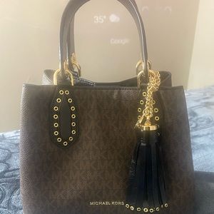 BRAND NEW!!!!MICHAEL KORS BROOKLYN BAG BROWN/BLK